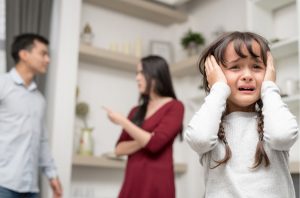 parents fighting in front of child